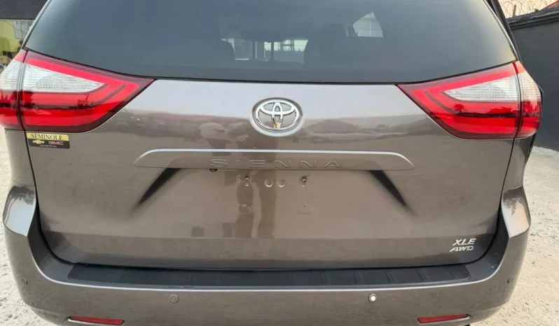 
								2015 TOYOTA SIENNA XLE AWD full									