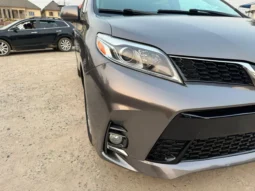 
										2015 TOYOTA SIENNA XLE AWD full									